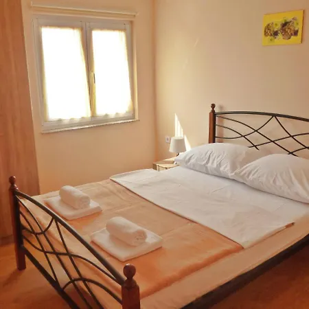 Bugenvila Apartment Seline