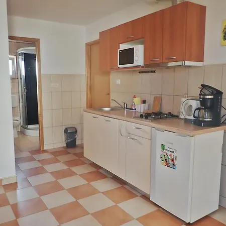 Apartment Bugenvila *